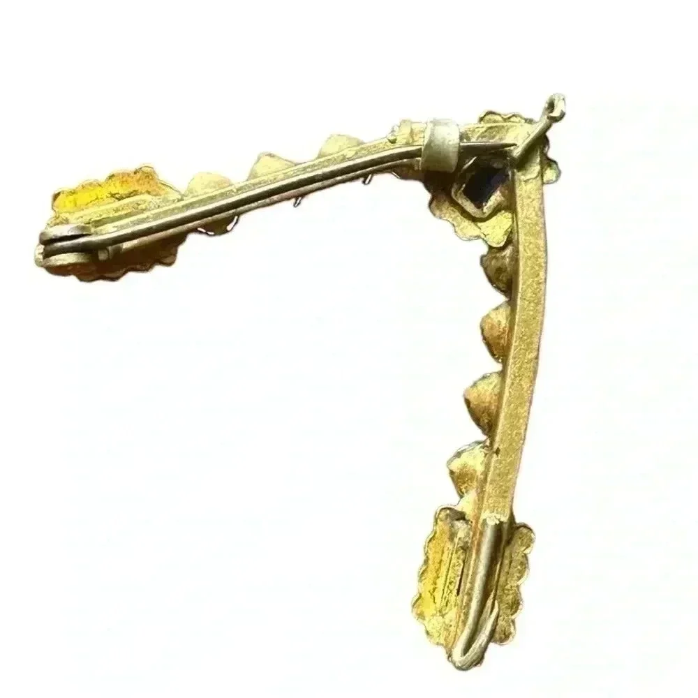 Vintage gold tone Brooch/Pendant - clear and blue stones